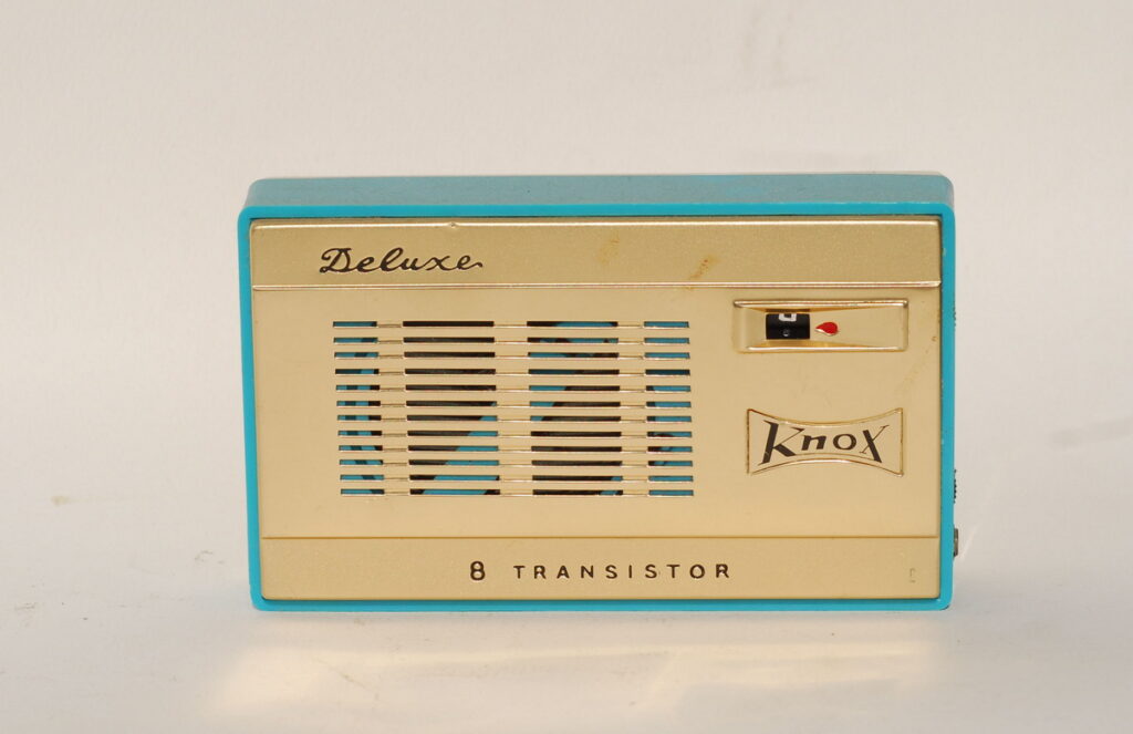 Knox Deluxe 8 Transistor