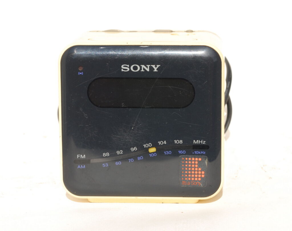 Sony ICF C101W